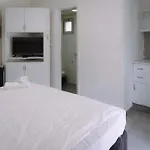 Rich Luxury Suites